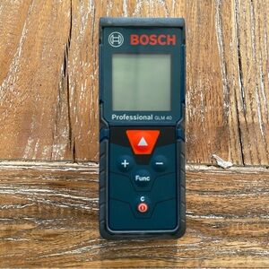 BOSCH Model GLM 40 Blaze 135ft Professional Laser Measuring Tool and Case